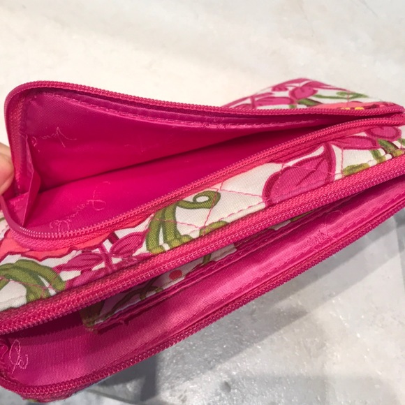 Vera Bradley Wristlet - Picture 4 of 4